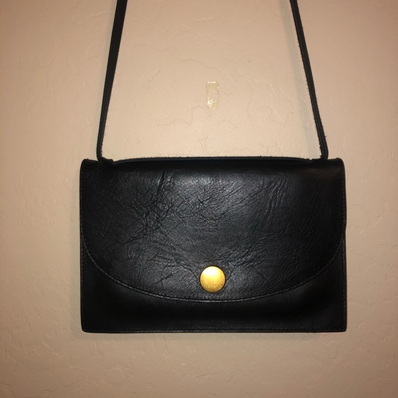 Madewell Handbags - Madewell black leather crossbody 3 pocket purse